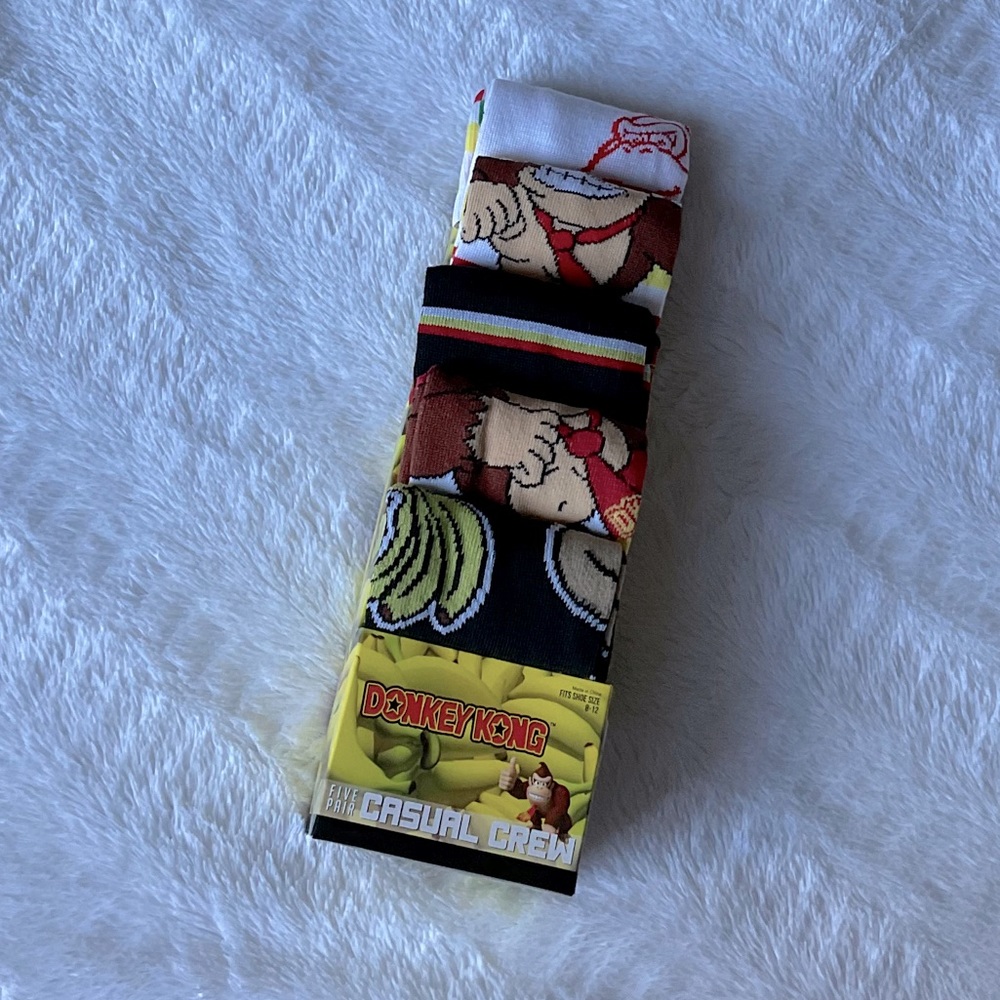 Men’s Donkey Kong Nintendo Socks!